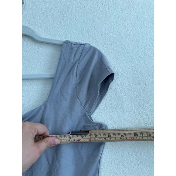 NWT Women's Gray Short Sleeve Bodycon Top Shirt Medium - Picture 2 of 9